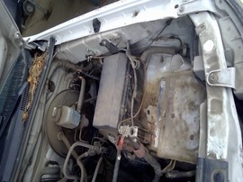 2006 TOYOTA TACOMA, WHITE, STD CAB, MT, 2.7L,  Z26274